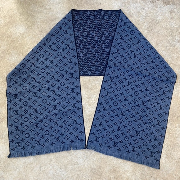 Louis Vuitton Blue Scarf Made in Italy 100% Wool - Picture 1 of 7